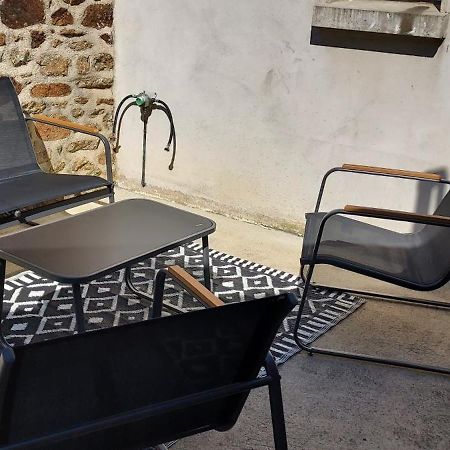 Gite Comme Chez Soi Ducey Les Cheris Bagian luar foto