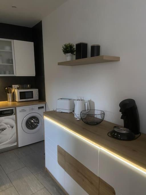 Gite Comme Chez Soi Ducey Les Cheris Bagian luar foto